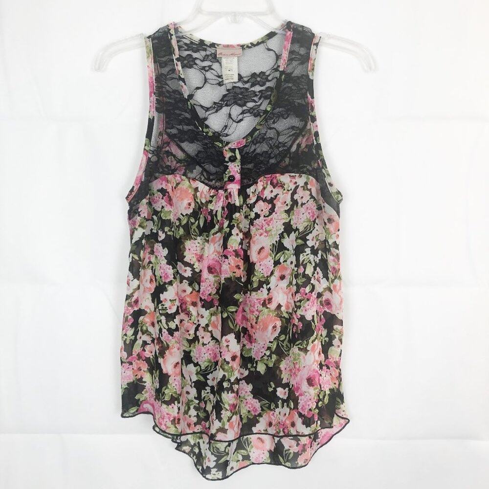 Fashion Magazine I Sleeveless Floral Lace Top